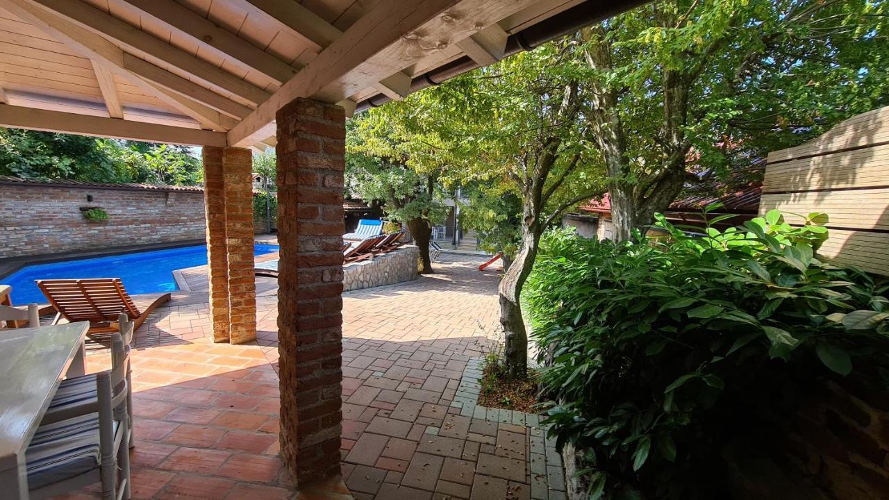 Villa Amalia Apartments Malinska Exterior photo