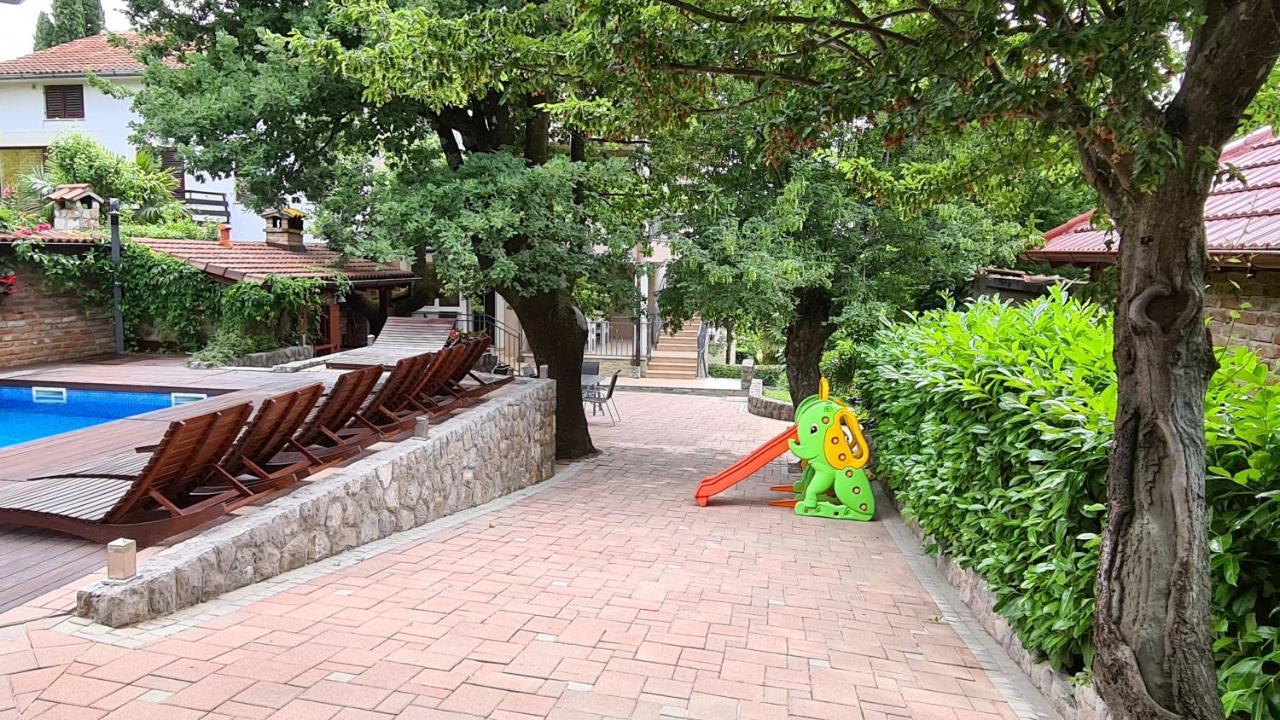 Villa Amalia Apartments Malinska Exterior photo