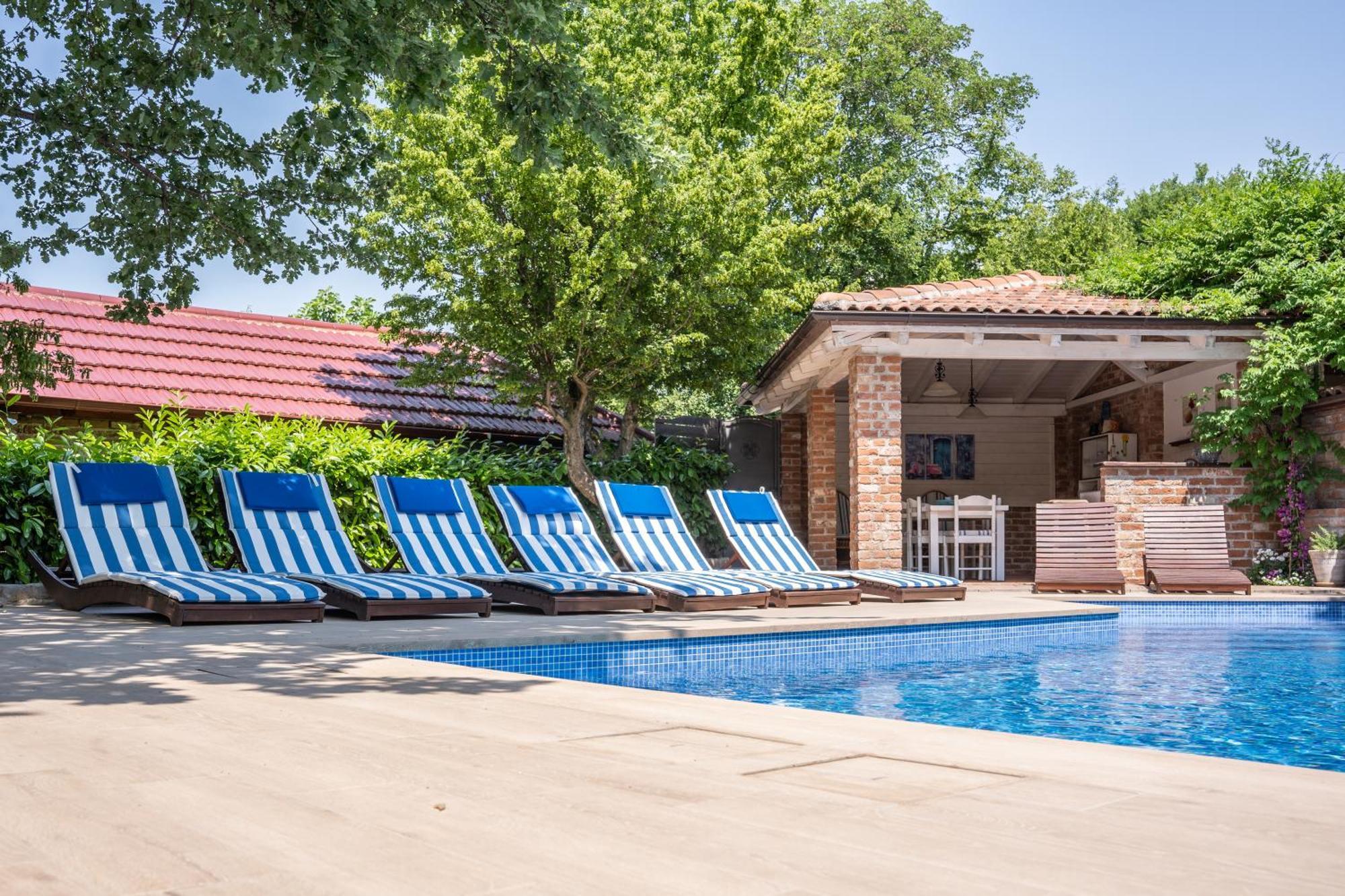 Villa Amalia Apartments Malinska Exterior photo